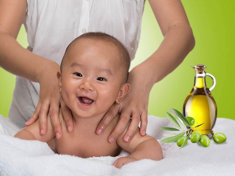 Dầu oliu dùng để massage cho trẻ giúp lưu thông máu và làm sáng da
